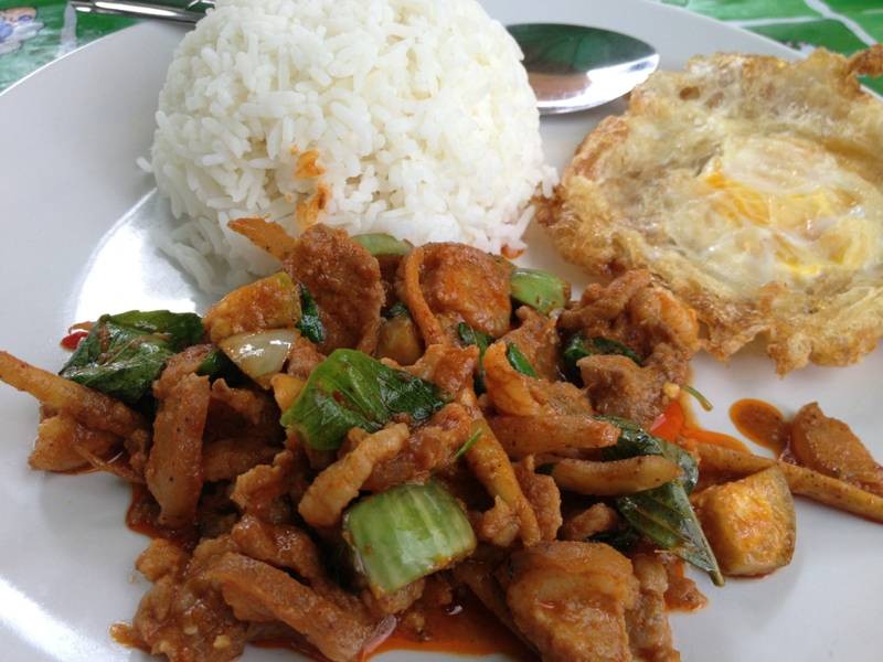 ผัดเผ็ดหมูป่า....ขอบอกว่าอร่อยมากกกก.  ฝั่งตรงข้ามห้าเชียงฮิลล์รีสอร์ทค่่ะ 