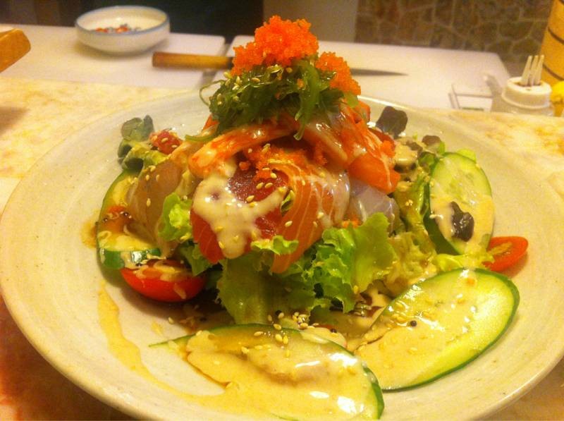 Salad Sashimi อร่อย หอมงา