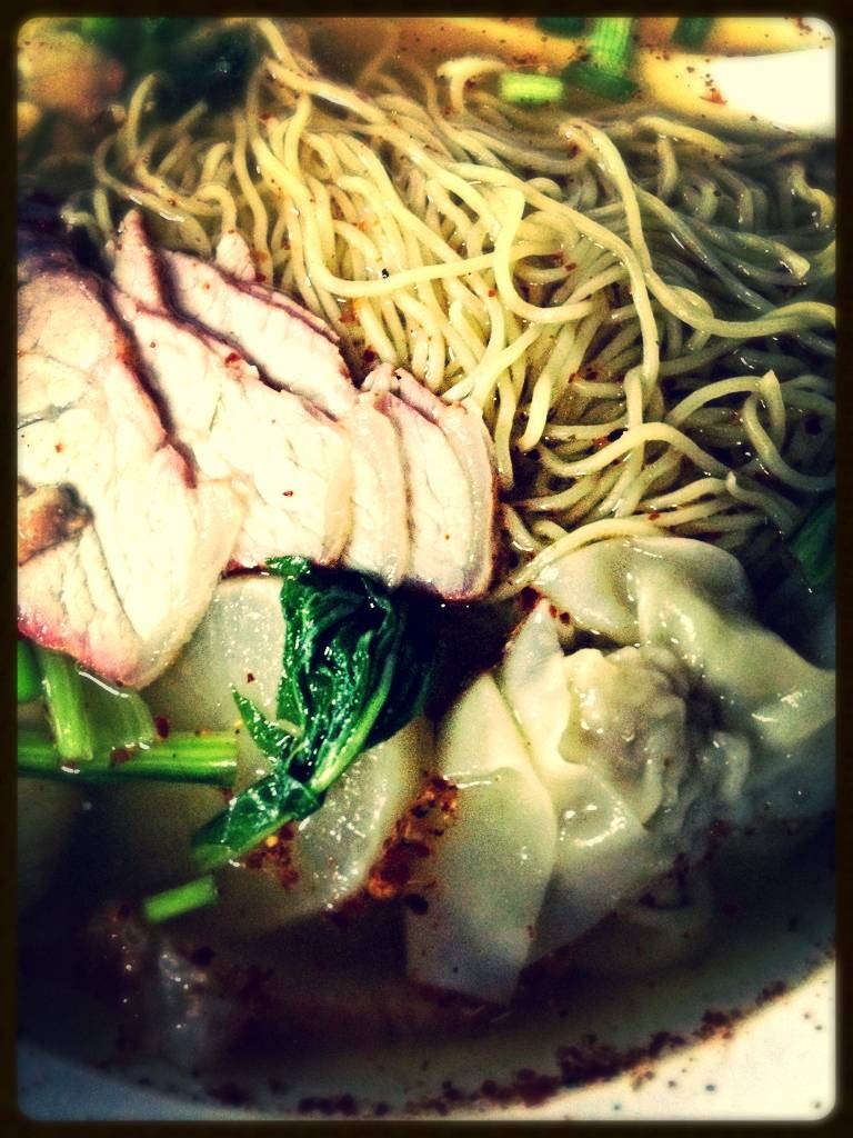 บะหมี่เกี๊ยวกุ้งหมูแดงนั่นเองงงง