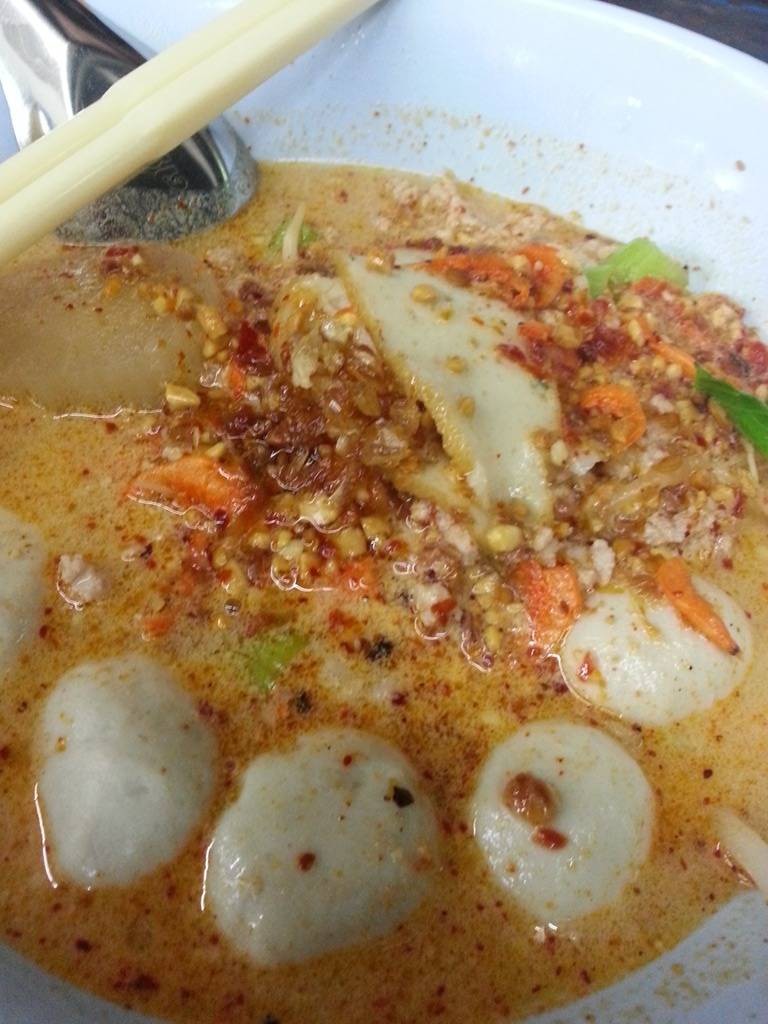 เกาเหลาต้มยำหมูสับ