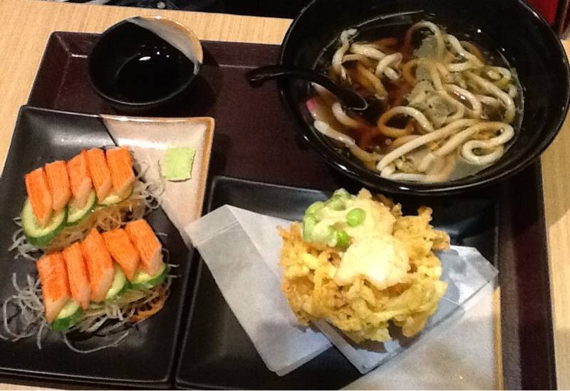 เซทนี้ร้อยกว่าบาท  อร่อยดี