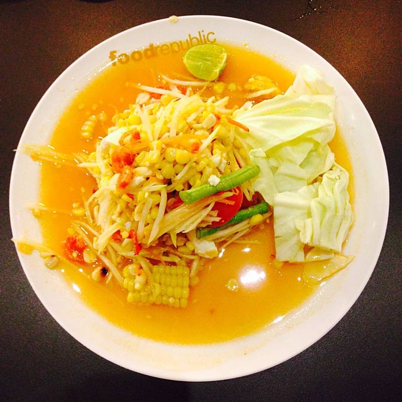 ส้มตำไทยข้าวโพดไข่เค็ม พริก2เม็ด