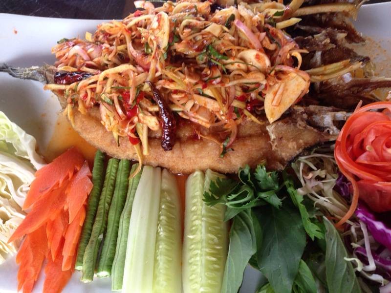 ปลากระพงทอดน้ำปลา