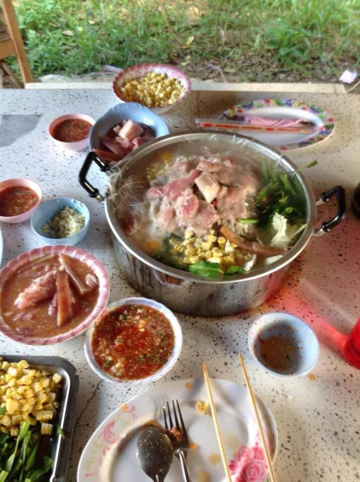 หมูกะทะเหาะ