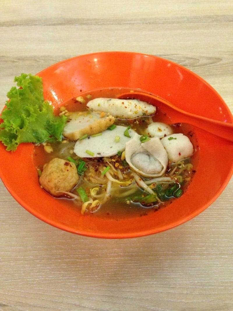 เส้นเล็กน้ำต้มยำ