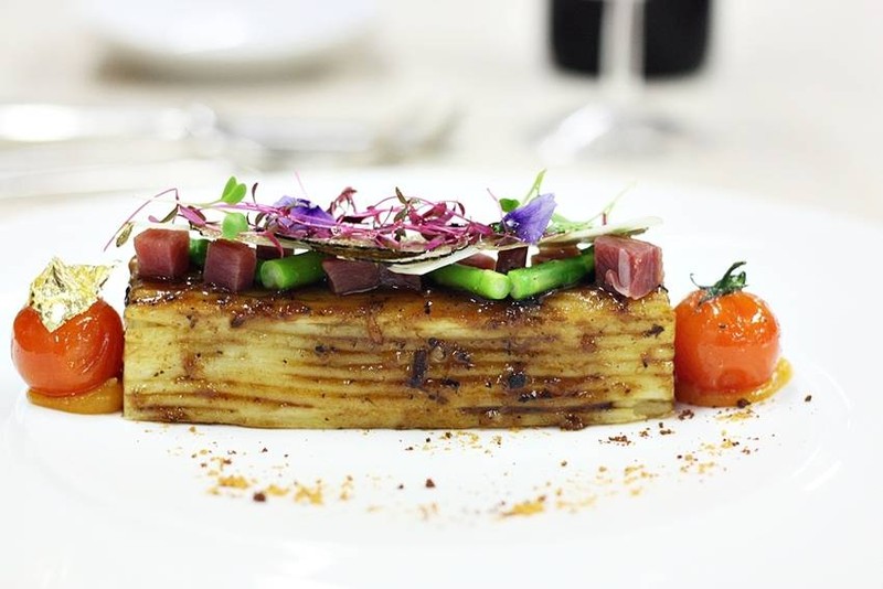 Compressed pasta with morel’s wild mushrooms, Iberico ham and truffle 