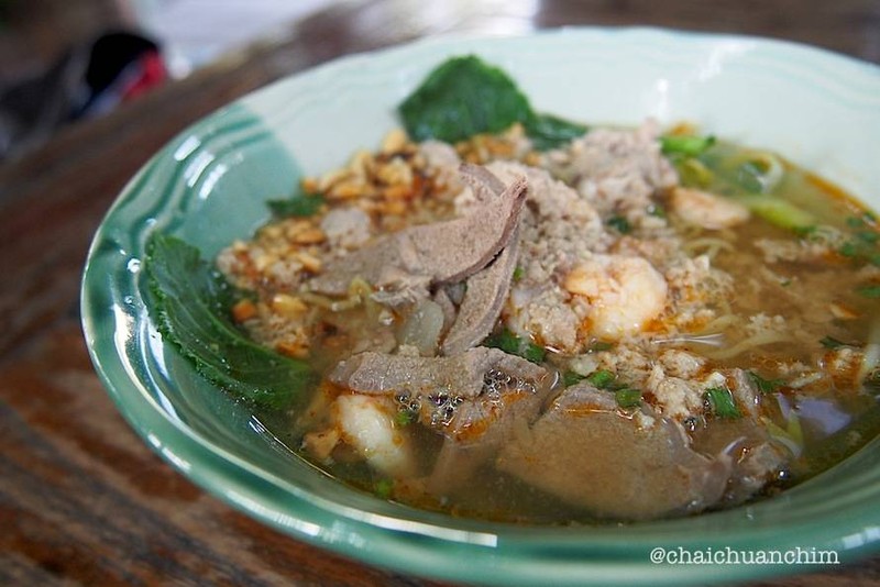 ก๋วยเตี๋ยวหมูต้มยำทะเลครบเครื่องจริงๆ