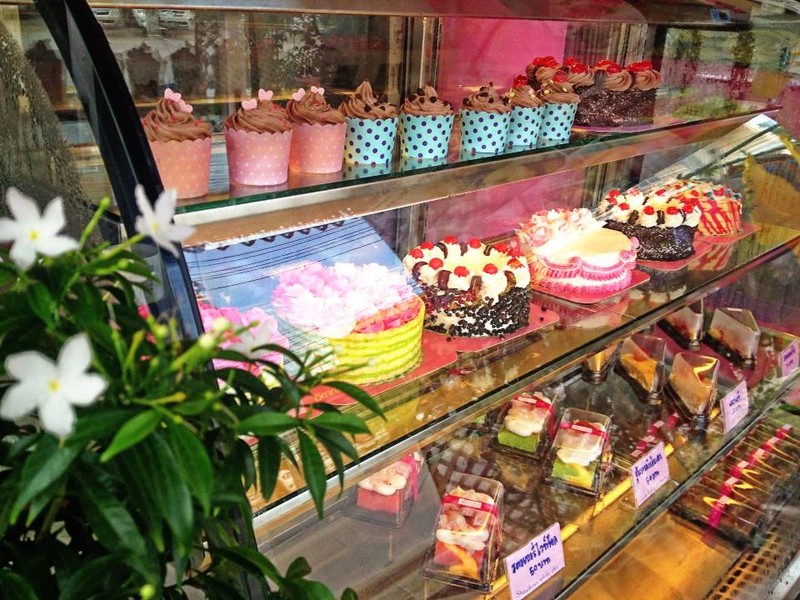 ร้านเค้กอร่อยๆ ทางนี้ค่ะ