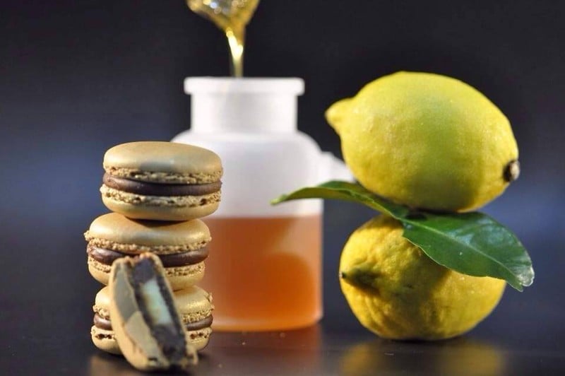 Honey lemon bitter Chocolate macaron