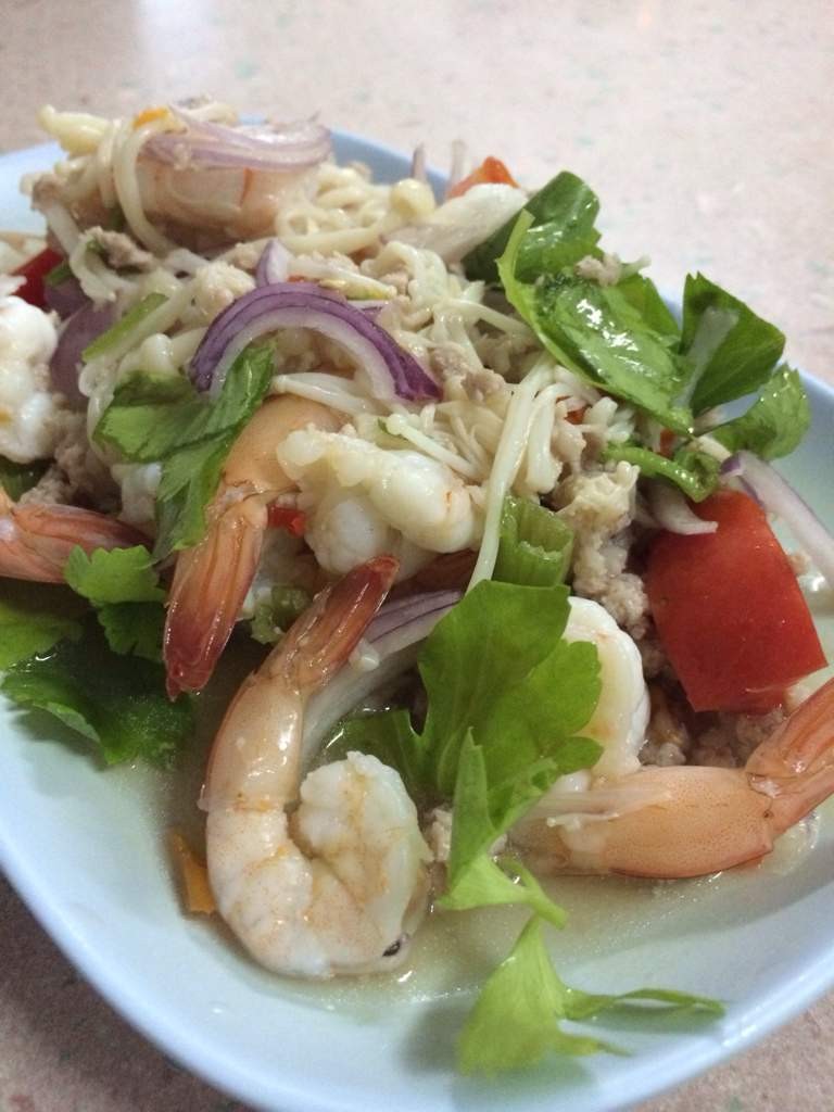 ยำเห็ดเข็มทอง