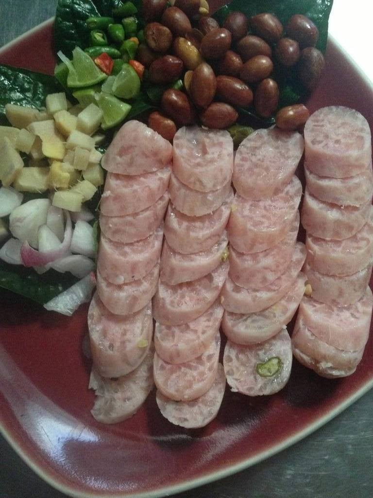 แหนมทรงเครื่อง