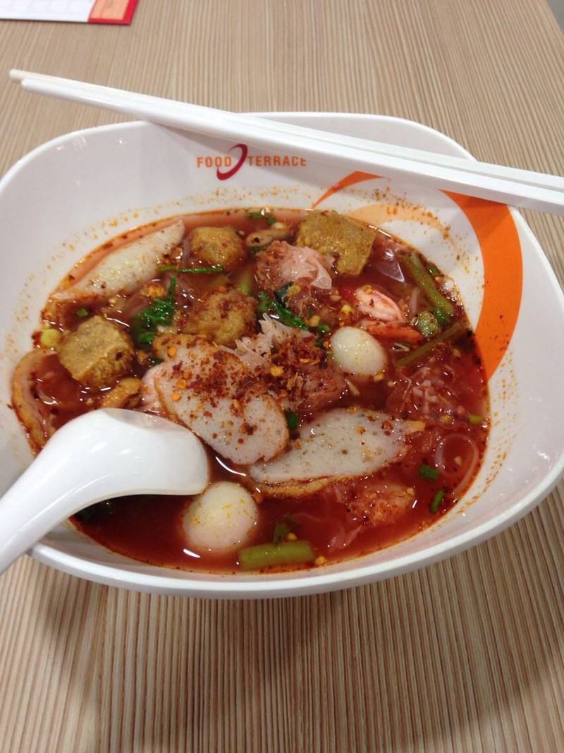 เส้นเล็กน้ำเย็นตาโฟต้มยำ