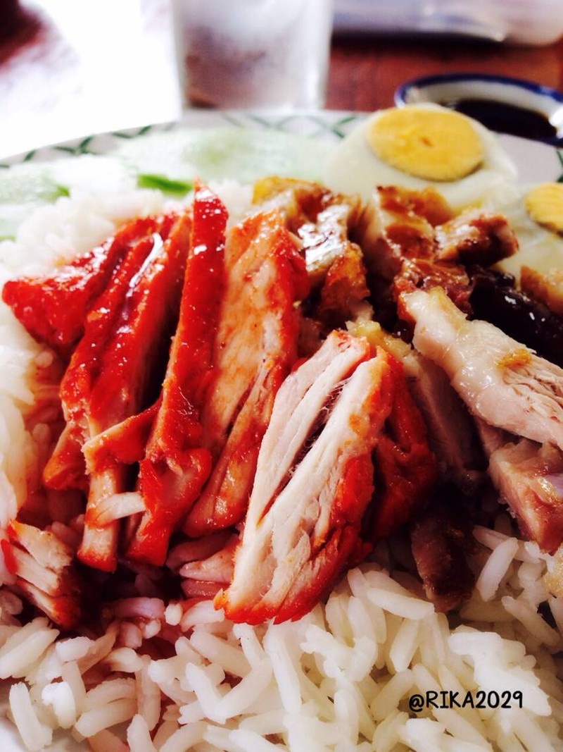ข้าวหมูแดง+หมูกรอบ
