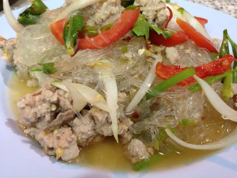 ยำวุ้นเส้นแฉะๆ ไม่แห้ง ช๊อบชอบ