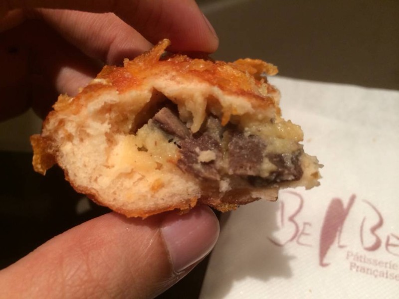 ขนมปังแกงกะหรี่ไส้ลิ้นวัว