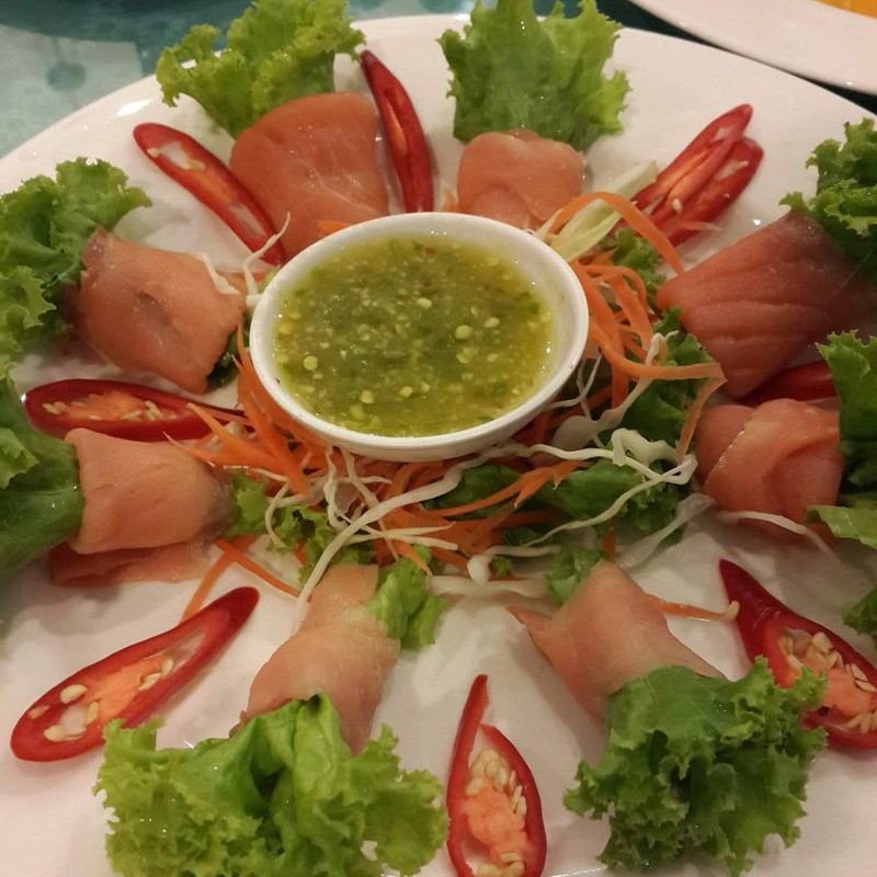 แซลม่อนแซ่บ