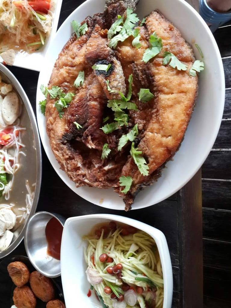 ปลานิลทอดน้ำปลา-ยำมะม่วง