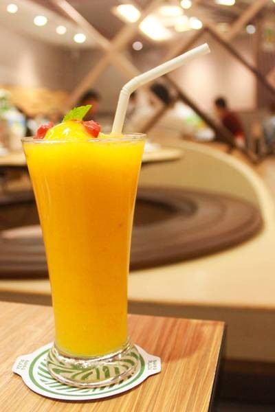 แมงโก้สแปลช น้ำมะม่วงปั่นหวานฉ่ำดับร้อน ราคา 69-. บาท