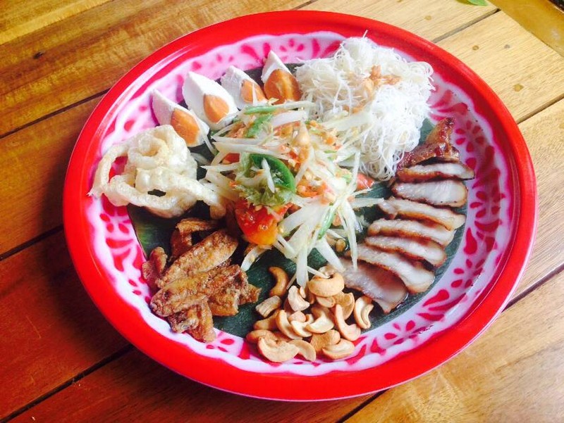 ส้มตำถาด "ตำไทยจัดหนัก "