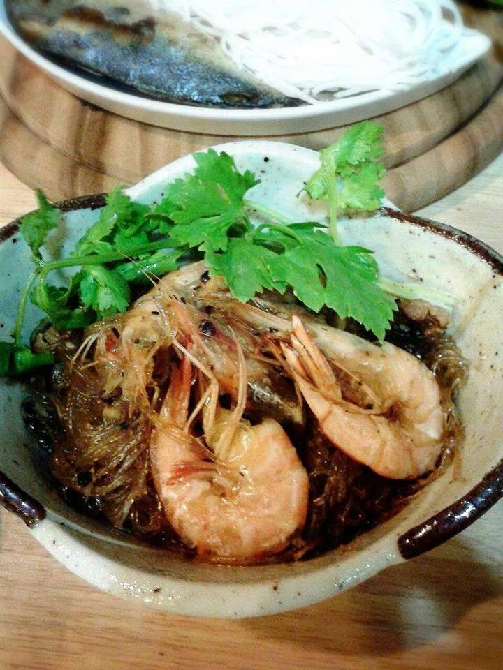 กุ้งอบวุ้นเส้น