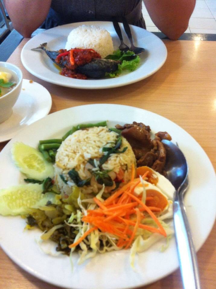 ข้าวผัดแกงเขียวหวาน