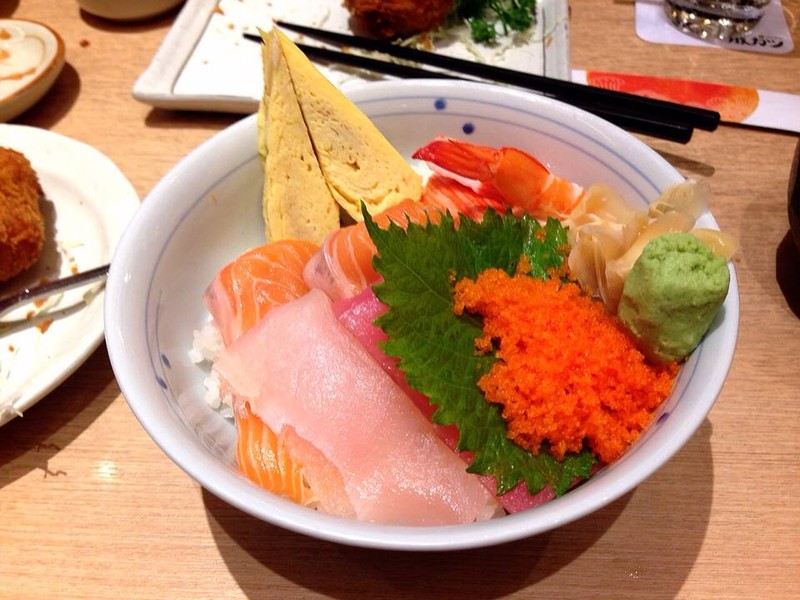 ข้าวหน้าปลาดิบรวม