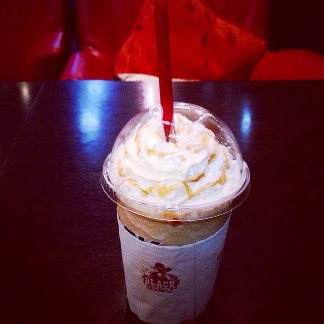 Caramel Blackucchino Frappé
