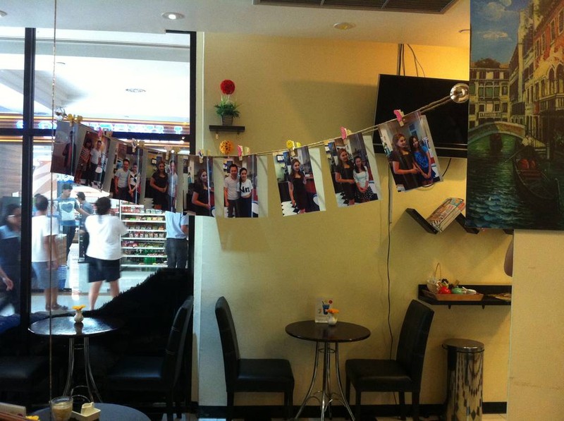 มุมดารานักแสดงที่มาทานที่ร้าน