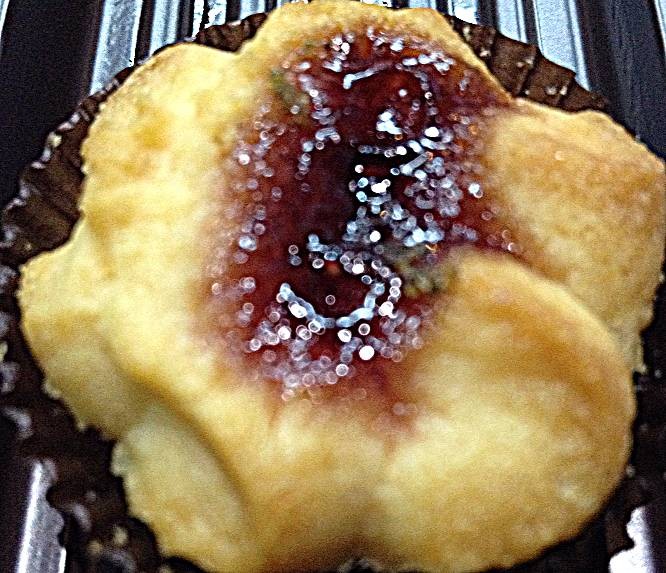 Mini Rasberry Scone 15.-