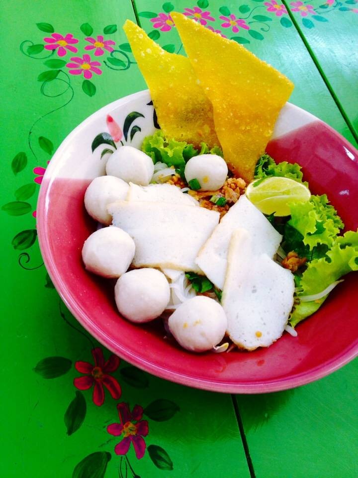 เล็กแห้งปลาเส้นกับลูกชิ้นปลา