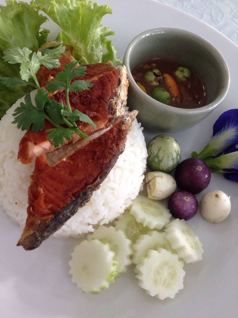 ข้าวปลาแซลมอล