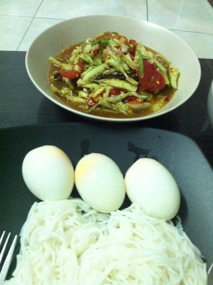 อร่อยมาก ถึงเขาจะเป็นร้านรถเข็นแต่มันแซ่บจริงๆ ตำแตงรับรองซดจดไม่หรือแม้แต่น้ำ