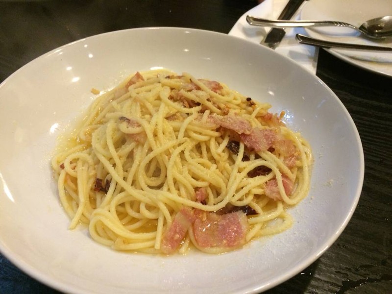 สปาเก็ตตี้เบค่อนกระเทียม