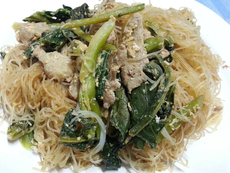 Stir-Fried Small Rice Noodle with Pork