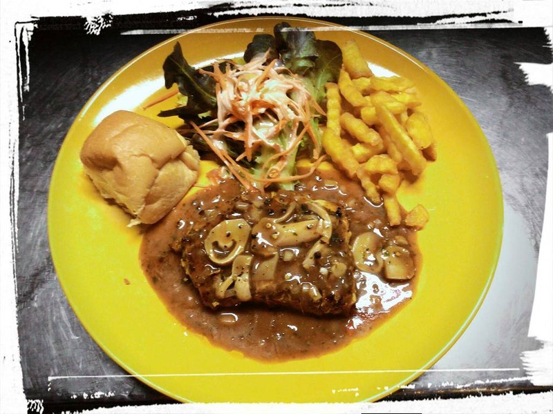 สเต็กหมูซอสเห็ด