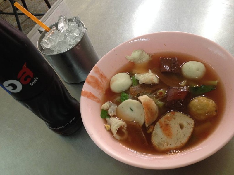 ก๋วยเตี๋ยวเส้นเล็กเย็นตาโฟ