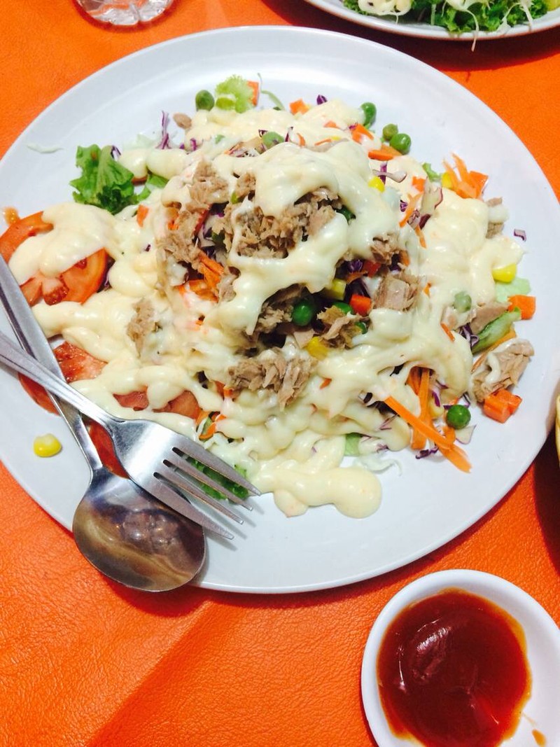 สลัดทูน่า