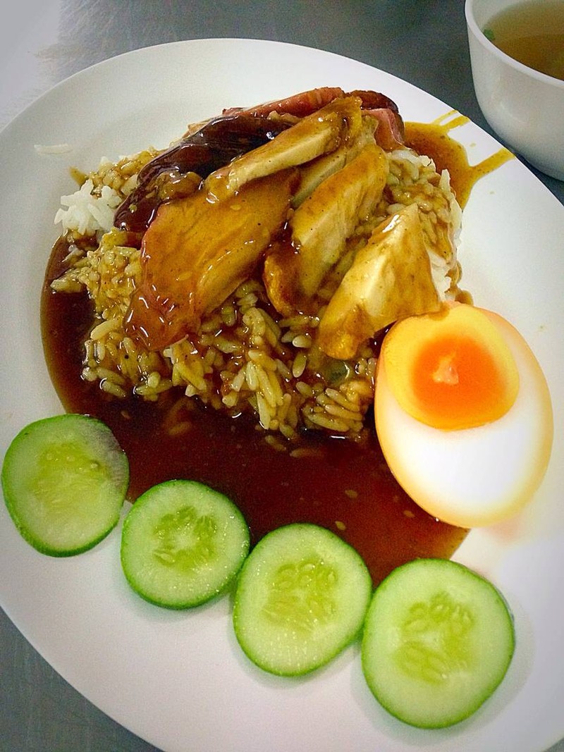 ข้าวหมูแดงหมูกรอบ