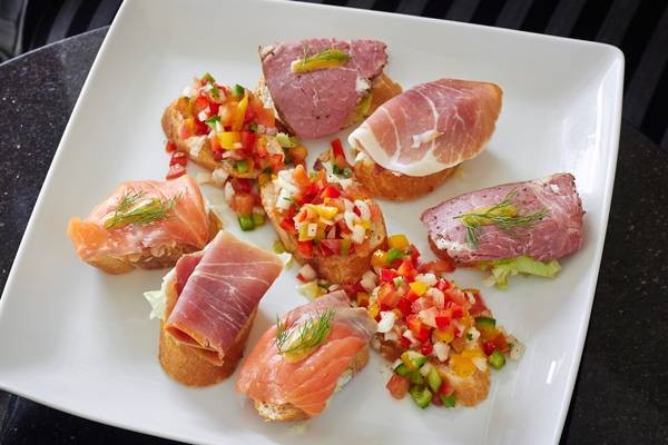 Livv Bocadillos Plate