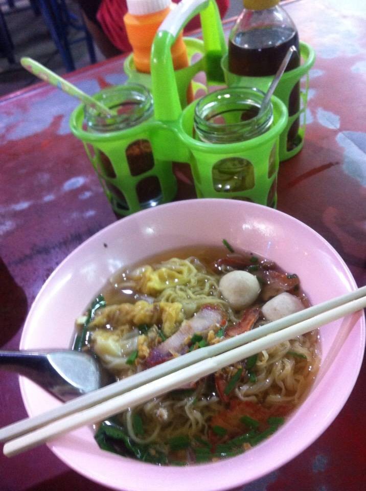 บะหมี่เกี๊ยวน้ำ..^^@ร้านฮ่องเต้