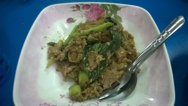 ราดหน้ายอดผักนายเคี้ยงเอ็มไพร์