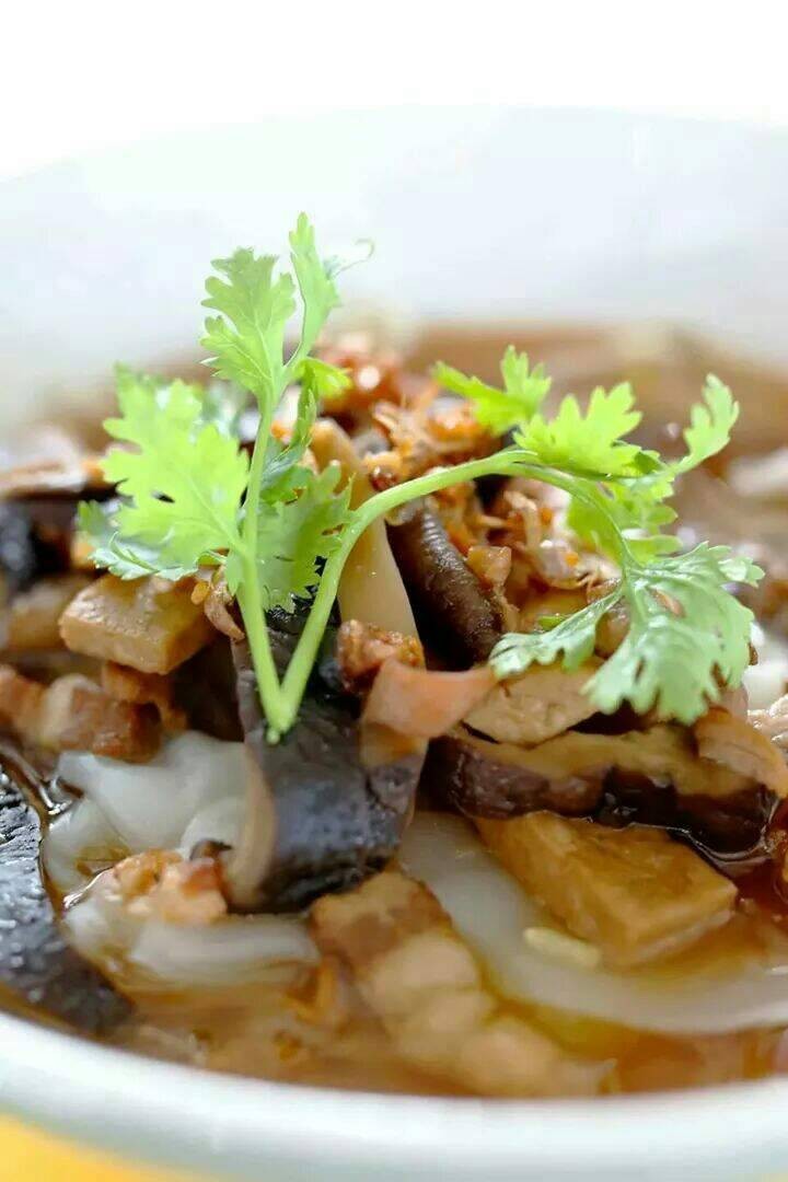 ก๋วยเตี๋ยวทรงเครื่องเข้มข้น