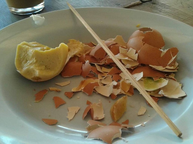 ไข่ทรงเครื่องแกล้มกาแฟ