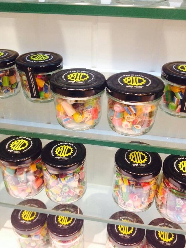 ขวดแก้วด้านบน 70 กรัม 120.-