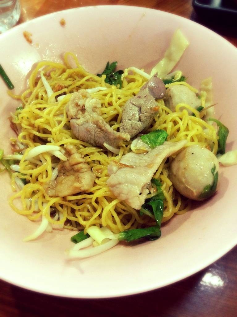 บะหมี่แห้งหมู
