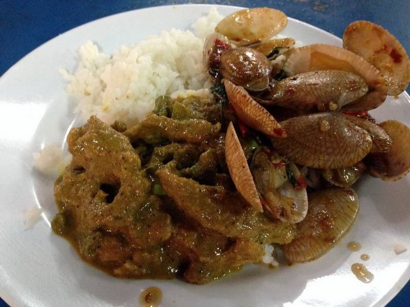 แกงเผ็ดเนื้อสูตรใต้+ผัดหอยลาย