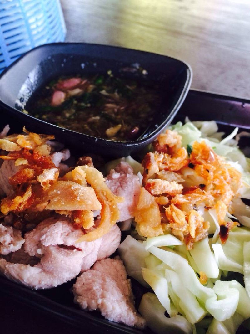 ลวกจิ้ม กระเทียมเจียว กากเจียว น้ำจิ้มรสแซ่บ ละลายเลยจ้าาา