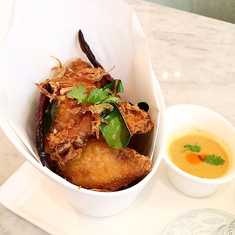 ปีกไก่ต้มข่าทอด