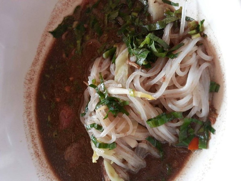 ก๋วยเตี๋ยวเรือเนื้อ กะทิสด