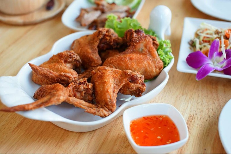 ไก่ทอด ห้ามพลาด กรอบจิง หมักเข้าเนื้อจริง เยี่ยม